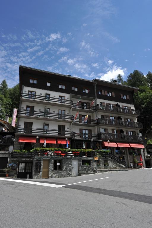Hotel Etoile De Neige Valtournenche Exteriör bild