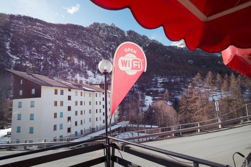 Hotel Etoile De Neige Valtournenche Exteriör bild