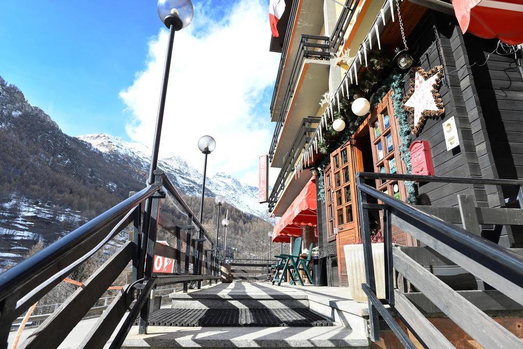 Hotel Etoile De Neige Valtournenche Exteriör bild