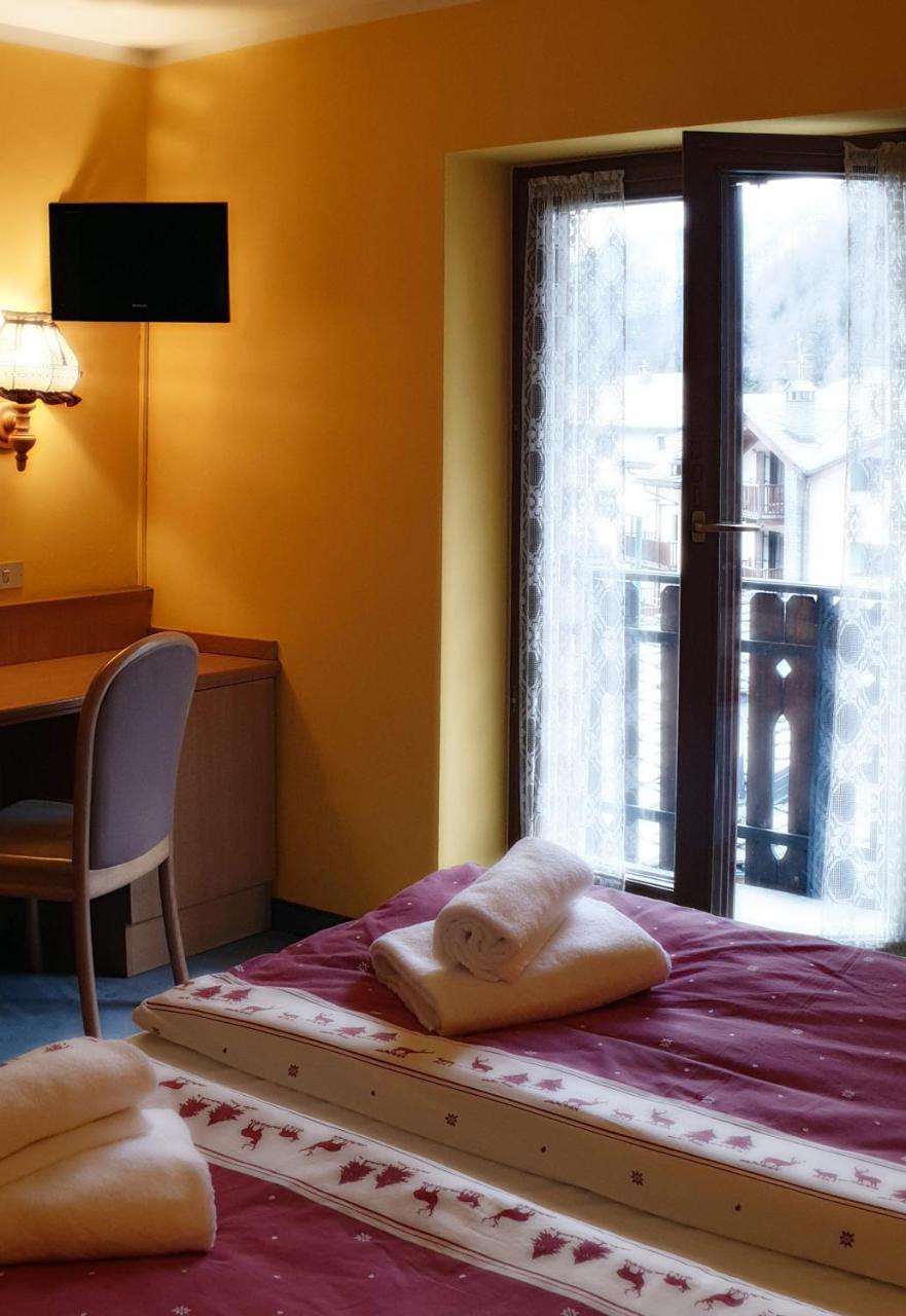 Hotel Etoile De Neige Valtournenche Exteriör bild